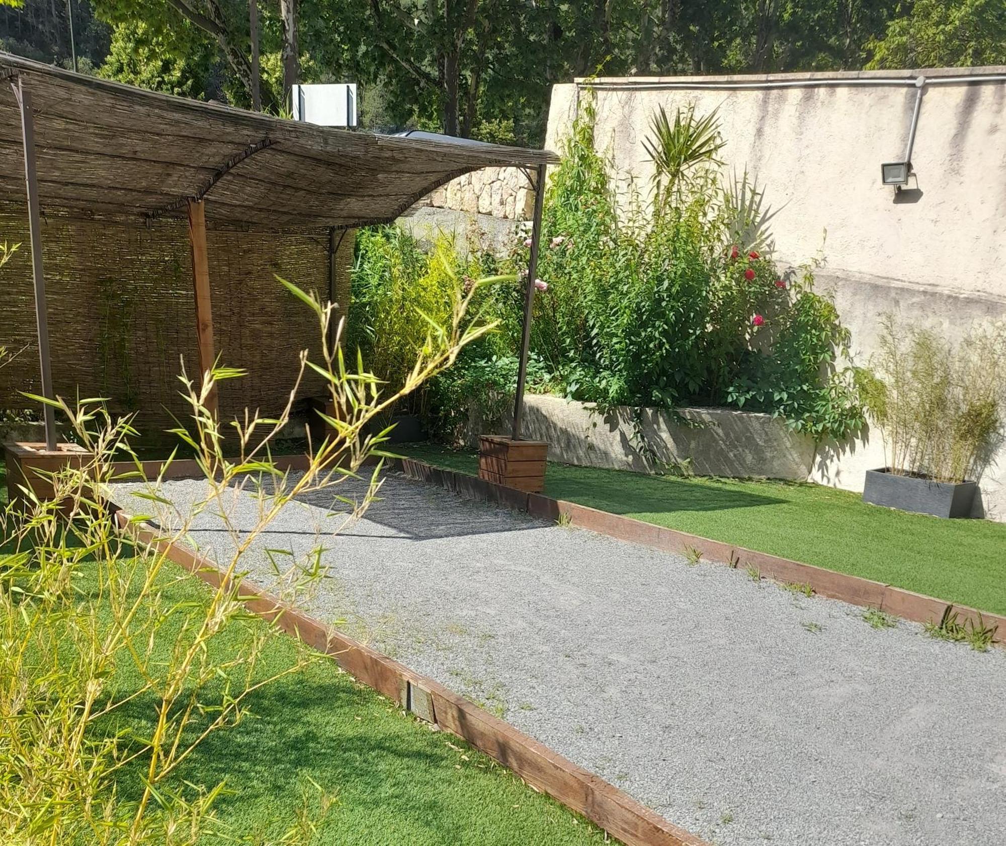 Hotel Les Alizes Puget-Théniers Exteriör bild