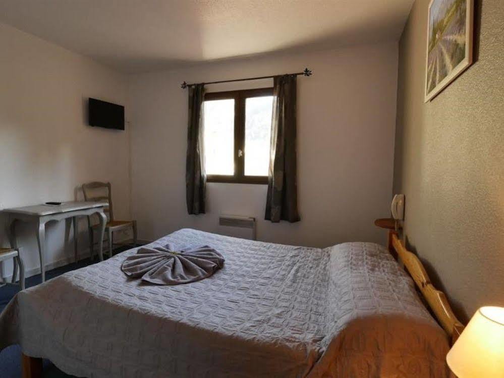 Hotel Les Alizes Puget-Théniers Exteriör bild